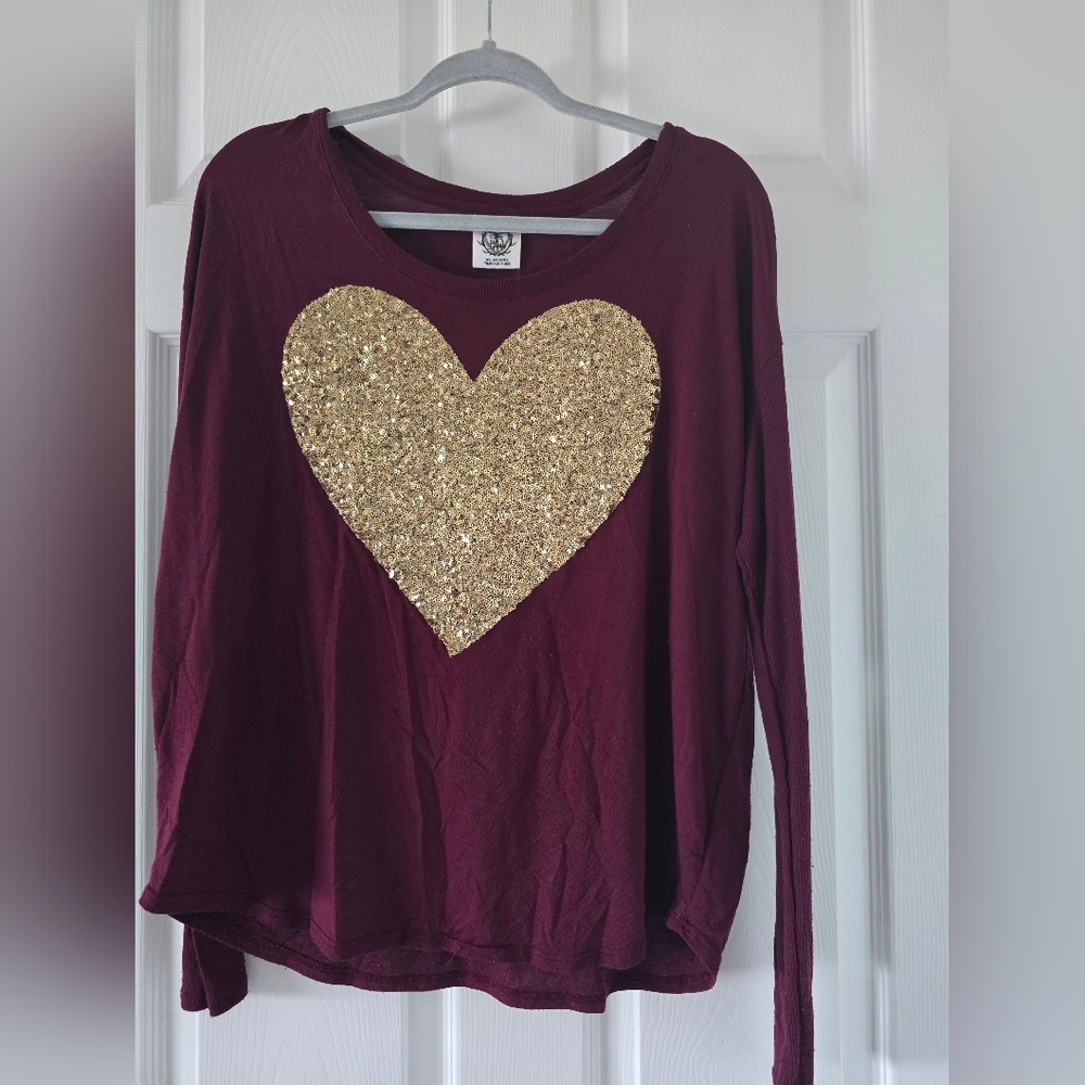 Gold Hearth sequin  wine color long sleeve Tees size M.